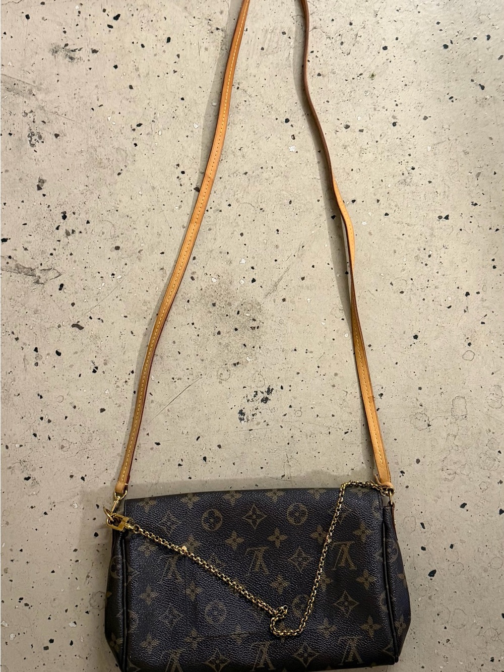 Louis Vuitton Favorite MM Monogram Crossbody Bag w/ Leather Strap & Chain